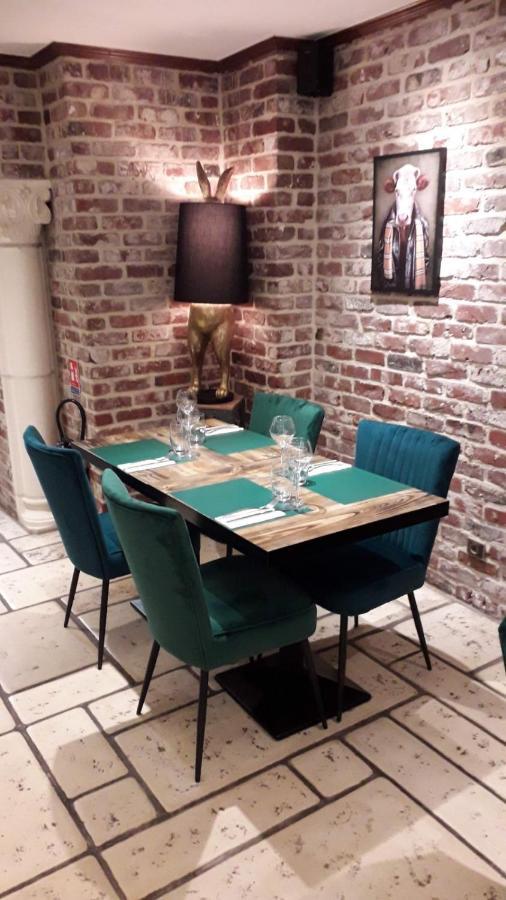 Les Remparts Hotell La Madelaine-sous-Montreuil Eksteriør bilde