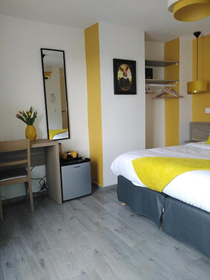 Les Remparts Hotell La Madelaine-sous-Montreuil Eksteriør bilde