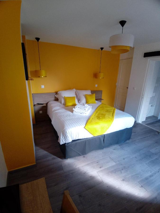 Les Remparts Hotell La Madelaine-sous-Montreuil Eksteriør bilde